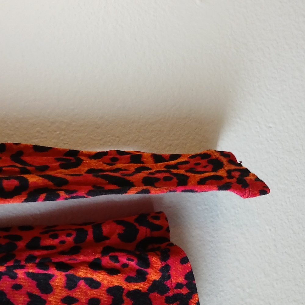 BCBG Maxazria Leopard Print Long Sleeve Top - Picture 5 of 11